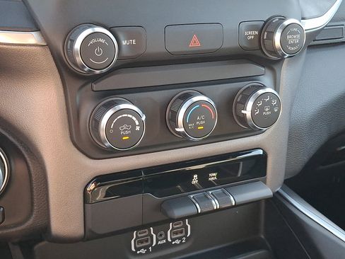 Used 2022 RAM 1500 Big Horn AWD/4WD image 15