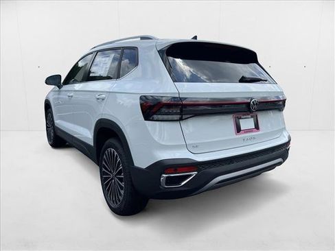 New 2025 Volkswagen Taos SE image 8