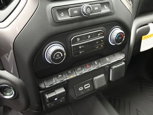 New 2026 Chevrolet Silverado 1500 Custom Trail Boss w/ LPO, Dark Essentials Package AWD/4WD image 26