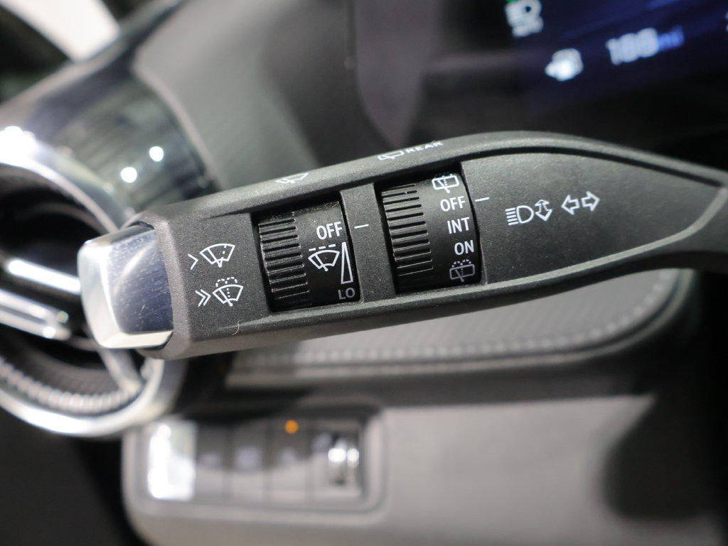 Used 2025 Chevrolet Equinox LT AWD/4WD image 36