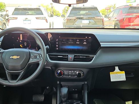 Used 2025 Chevrolet TrailBlazer LS w/ LS Convenience Package FWD image 14