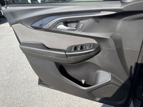 Used 2021 Chevrolet TrailBlazer LT image 16