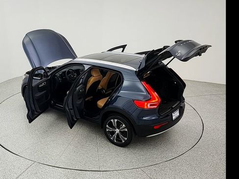 Certified 2022 Volvo XC40 T5 Inscription w/ Advanced Package AWD/4WD image 38
