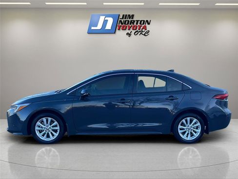 Used 2024 Toyota Corolla XLE image 8
