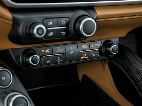 Used 2018 Ferrari GTC4Lusso T RWD image 38
