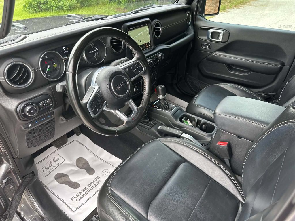 Used 2022 Jeep Wrangler Unlimited Sahara w/ Cold Weather Group AWD/4WD image 8