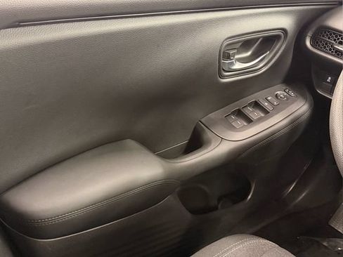 Certified 2024 Honda HR-V LX image 31