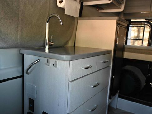Used 2022 Mercedes-Benz Sprinter 2500 image 28