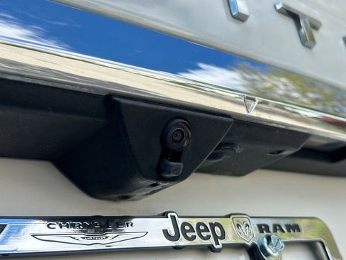 Used 2022 Ford Expedition Limited image 34