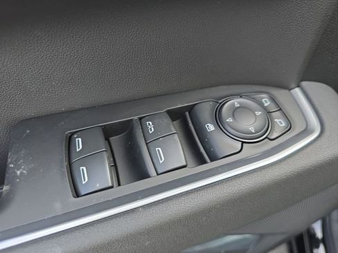 Used 2025 GMC Sierra 1500 Elevation image 23