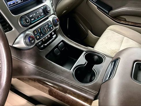 Used 2019 Chevrolet Tahoe LS w/ Enhanced Driver Alert Package RWD image 17