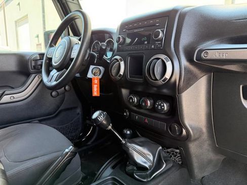 Used 2015 Jeep Wrangler Sport AWD/4WD image 19