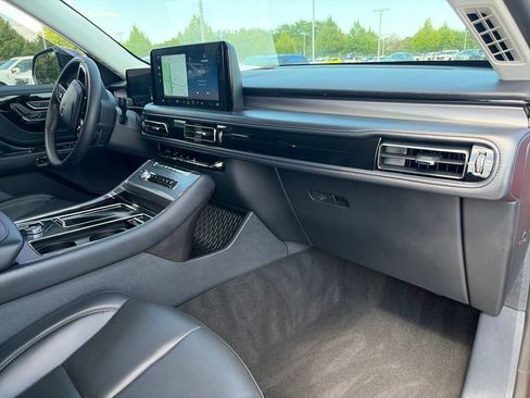 Used 2025 Lincoln Aviator AWD w/ Jet Appearance Package image 11