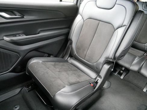 Used 2023 Jeep Grand Cherokee L Laredo AWD/4WD image 12