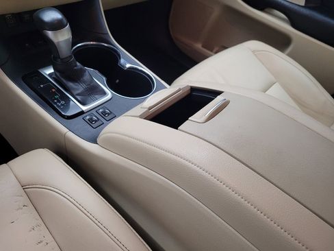 Used 2019 Toyota Highlander XLE image 26