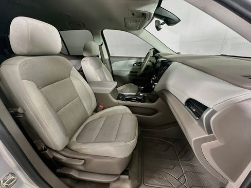 Used 2020 Chevrolet Traverse LT FWD image 32