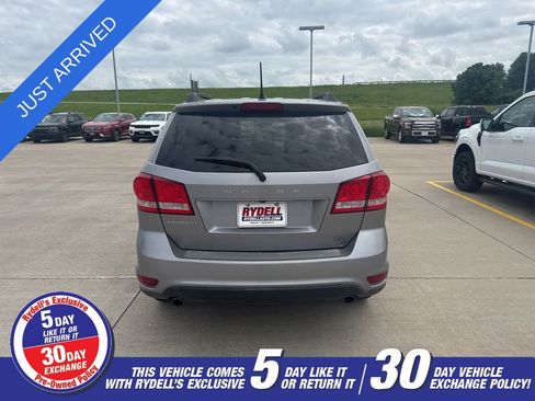 Used 2019 Dodge Journey SE w/ Connectivity Group FWD image 6