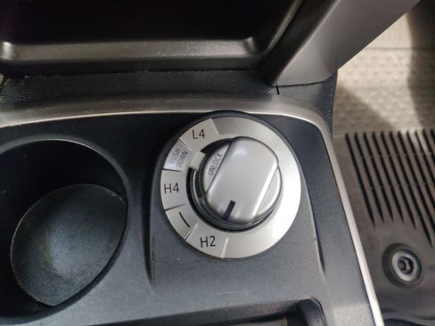 Used 2018 Toyota 4Runner SR5 Premium image 33