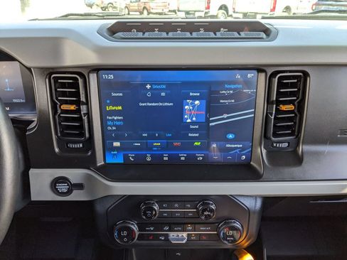 Used 2023 Ford Bronco Badlands AWD/4WD image 10