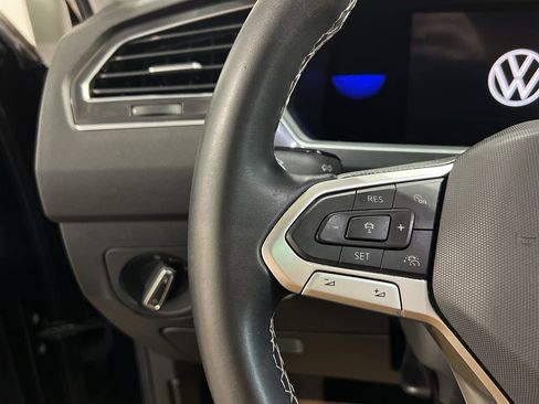 Used 2022 Volkswagen Tiguan SE image 31