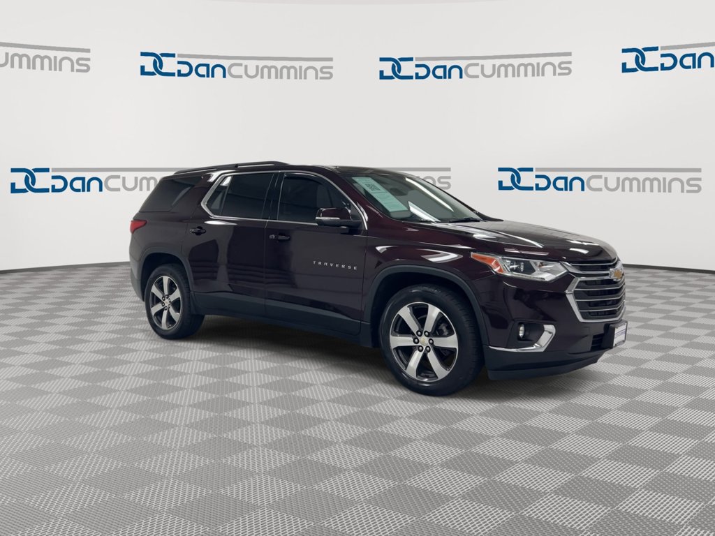 Used 2021 Chevrolet Traverse LT w/ LT Premium Package AWD/4WD image 2