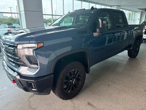 Used 2025 Chevrolet Silverado 2500 LT w/ Trail Boss Package AWD/4WD image 3