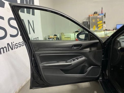Certified 2024 Nissan Altima 2.5 S FWD image 9