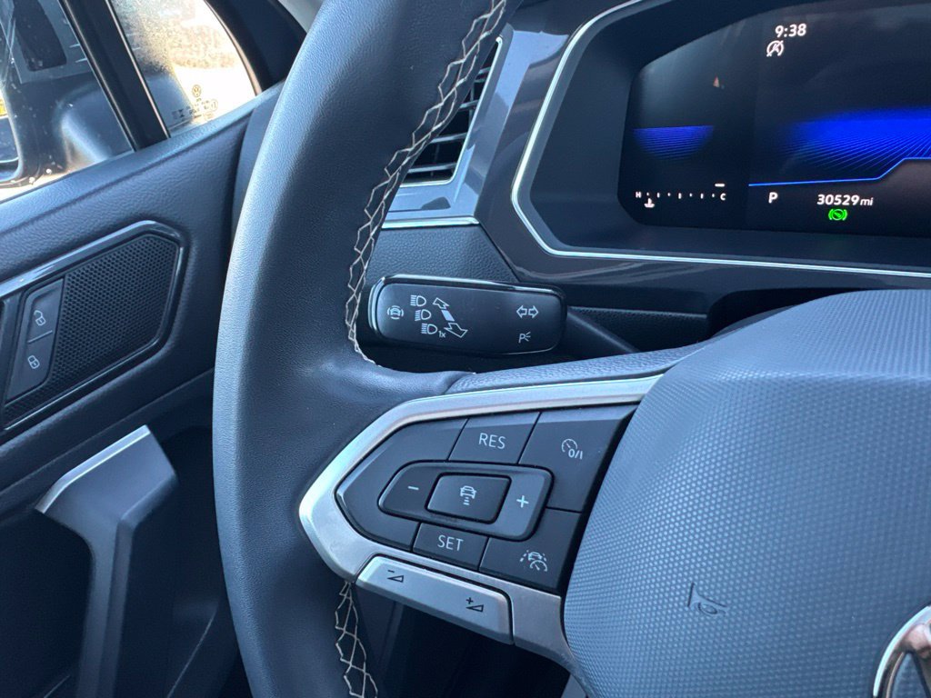 Certified 2023 Volkswagen Tiguan SE w/ Panoramic Sunroof Package FWD image 18