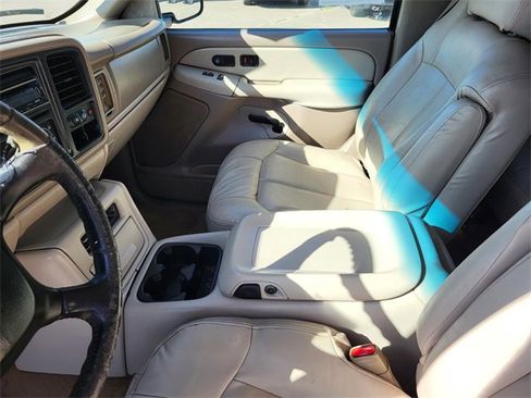 Used 2001 Chevrolet Tahoe LT w/ LT Preferred Equipment Group image 12