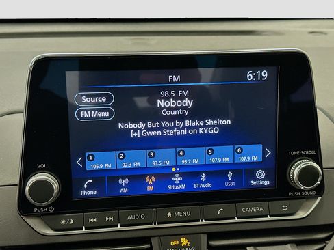 Used 2025 Nissan Altima 2.5 SV FWD image 21