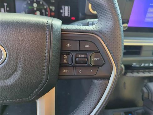 Certified 2025 Toyota 4Runner SR5 AWD/4WD image 16