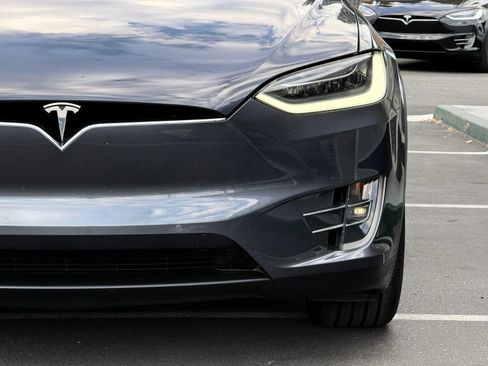 Used 2018 Tesla Model X 75D AWD/4WD image 7