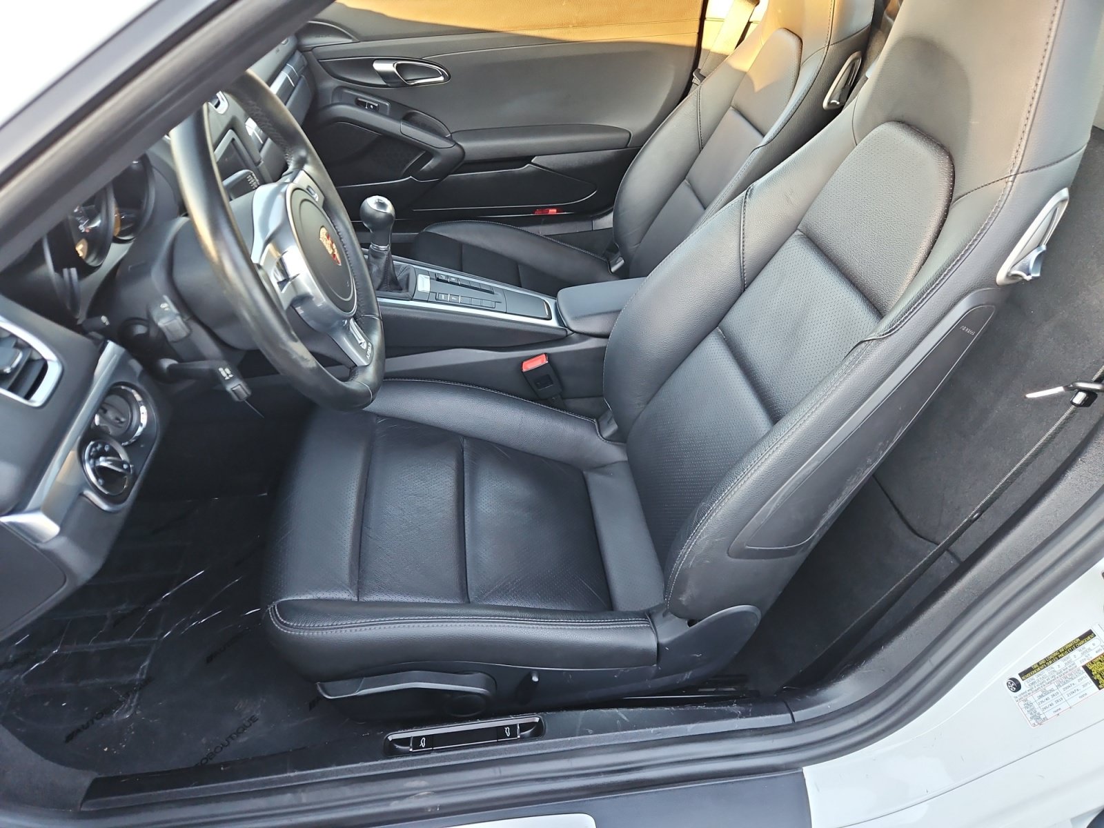 Used 2015 Porsche Cayman RWD image 9