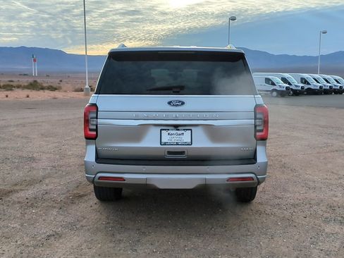 Used 2023 Ford Expedition Max Platinum image 4
