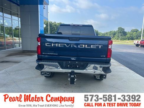 Certified 2020 Chevrolet Silverado 3500 LTZ w/ LTZ Premium Package AWD/4WD image 5