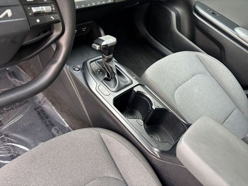 Used 2025 Kia K4 LXS image 43