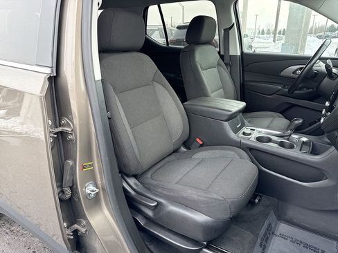 Used 2020 Chevrolet Traverse LT image 26