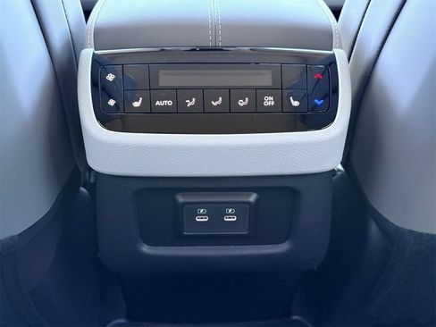 New 2026 INFINITI QX60 Luxe image 22