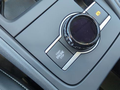 New 2026 Volkswagen Tiguan SE image 28