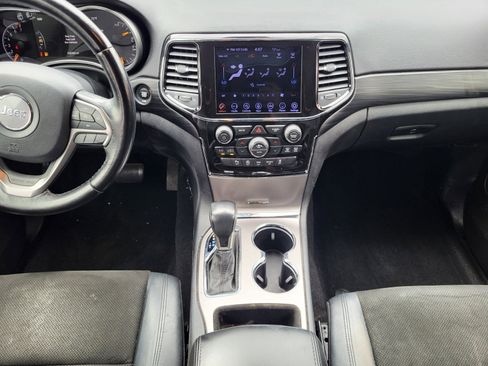 Used 2021 Jeep Grand Cherokee Laredo X RWD image 15