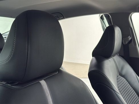 Used 2024 Toyota Camry SE image 19