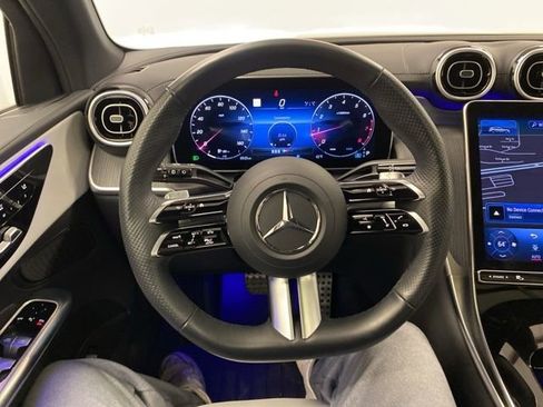 Used 2024 Mercedes-Benz GLC 300 4MATIC image 19