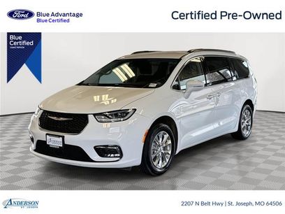 Used 2022 Chrysler Pacifica Touring-L
