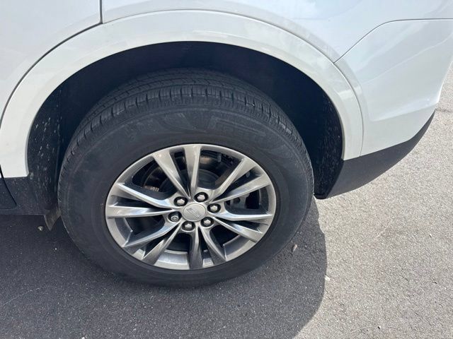 Used 2022 Cadillac XT5 Premium Luxury w/ LPO, Floor Liner Package FWD image 7