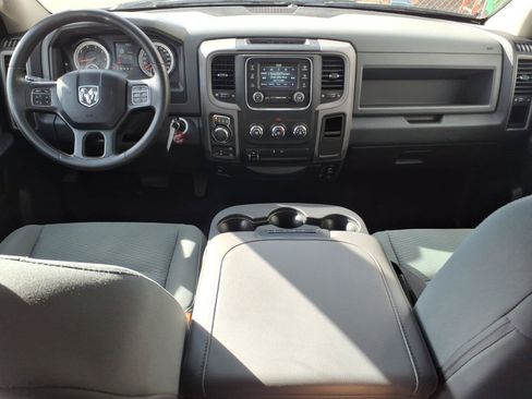 Used 2017 RAM 1500 Express AWD/4WD image 11