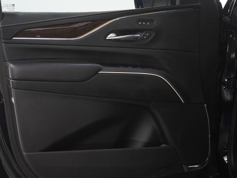 Used 2024 Cadillac Escalade ESV Sport Platinum w/ LPO, ONYX Package image 25