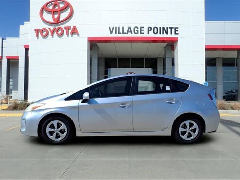 Used 2013 Toyota Prius Two image 2