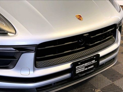 Certified 2026 Porsche Macan AWD/4WD image 34