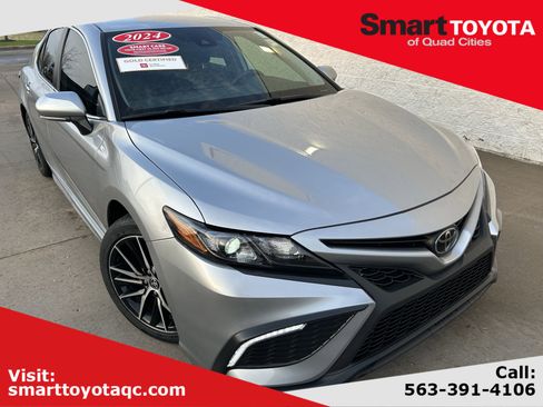 Certified 2024 Toyota Camry SE image 1