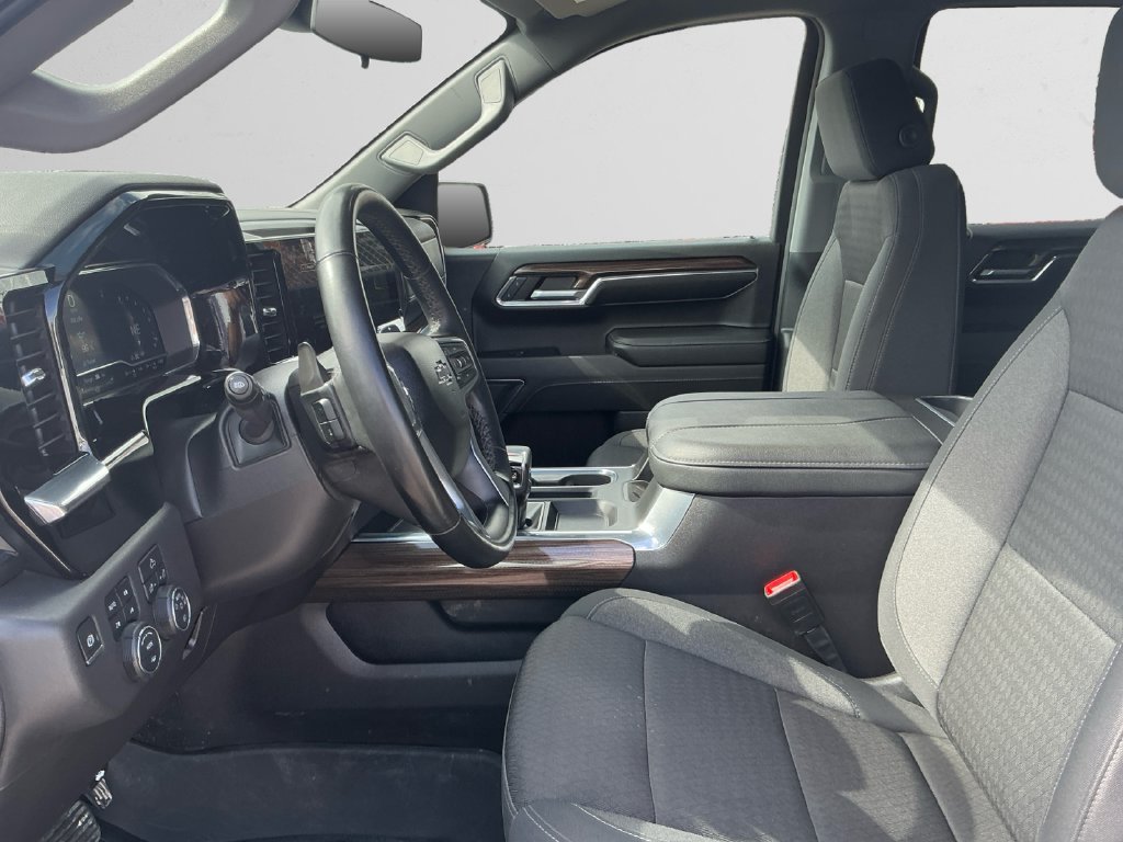 Used 2024 Chevrolet Silverado 1500 LT Trail Boss w/ Protection Package AWD/4WD image 9